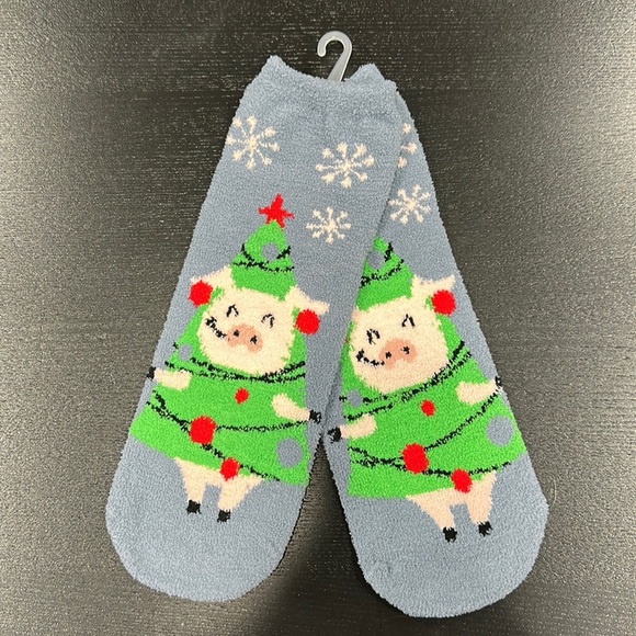 Christmas Holiday Pig Tree No-Slip Soft Comfy Socks - Picture 1 of 4